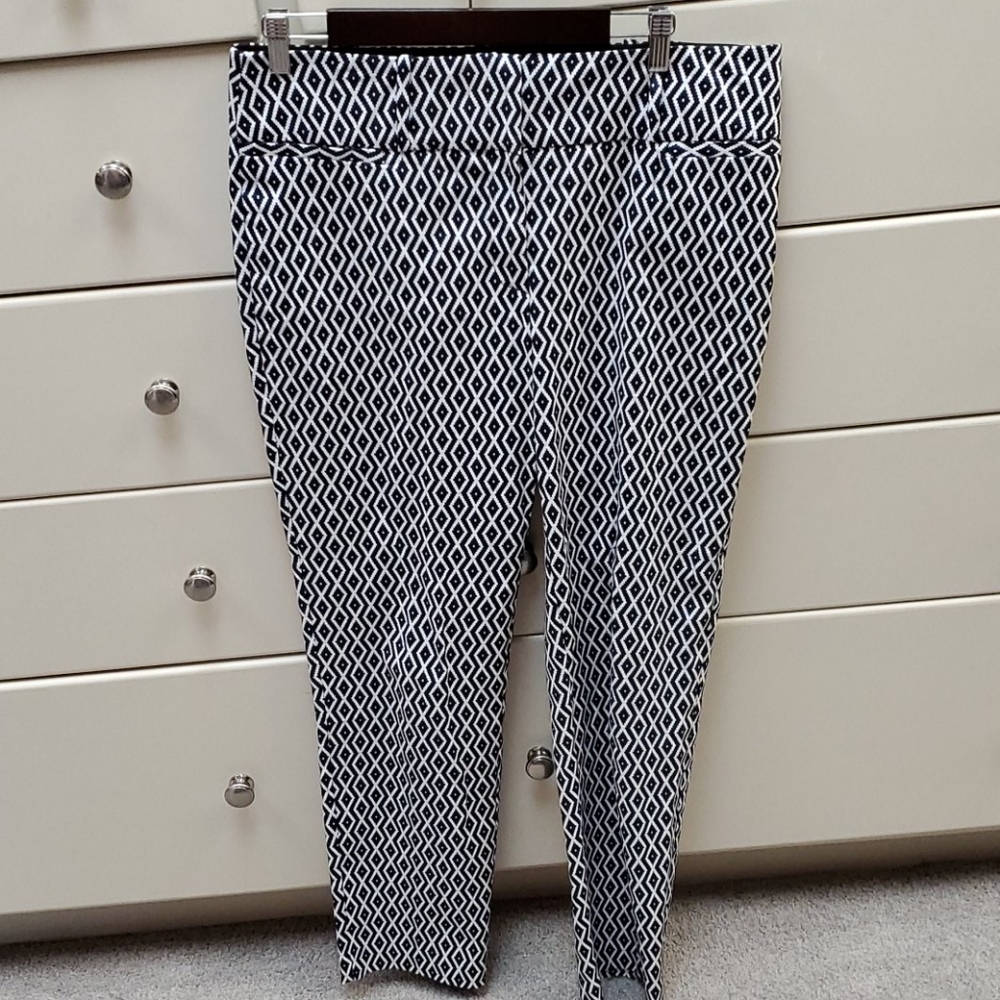 Gibson Latimer Navy white capris